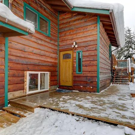 Ideally Located Fairbanks Vacation Rental! Exterior photo